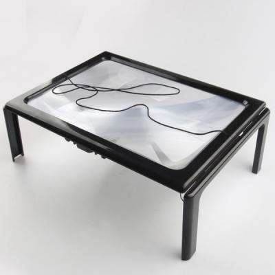 Cina PVC+ABS Foldable Table LED Screen Magnifier Reading Newspaper Hands Free Screen Magnifiers For Seniors in vendita