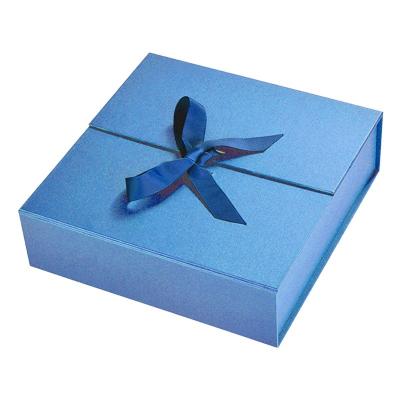 China Recyclable Manufacturers Custom Magnetic Opening And Flip Closing Gift Boxes for sale