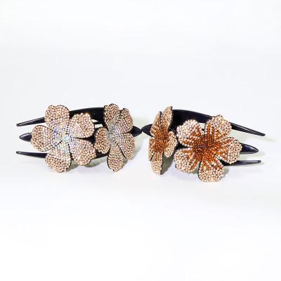 China Updo 2022 Platypus News Stylish Hair Clip Rhinestone Flower Resin Diamond Headdress Clip Simple Adult Ladies Hair Clip Wholesale for sale