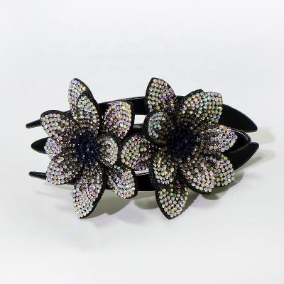 China Updo 2022 Platypus News Stylish Hair Clip Rhinestone Flower Resin Diamond Headdress Clip Simple Adult Ladies Hair Clip Wholesale for sale