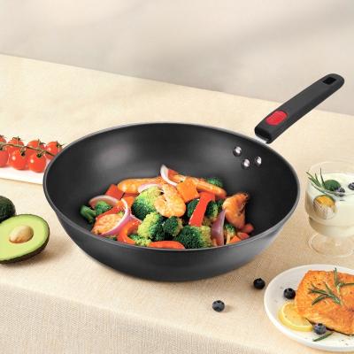 China Amazon Hot Selling Cooking Kitchen Metal Pan Cookware Wok Pan Cast Iron Non-stick Induction Frying Pan for sale