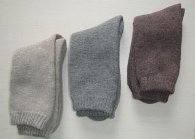 Chine Chaussettes du travail des hommes simples de mode, nouveauté/chaussettes chaudes confortables de coton à vendre