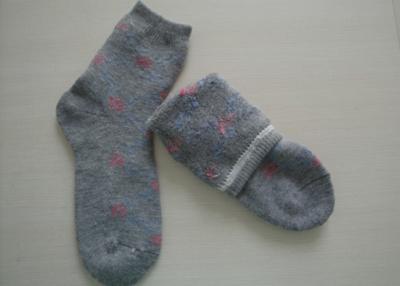 China Warme Winter-Terry-Schleifen-Säuglingsbaby-Socken, gestreifte Baby-Socken für Jungen zu verkaufen