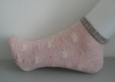 Chine Les chaussettes courtes d'ouatine de jacquard pour des filles, laine angora cogne l'hiver doux à vendre