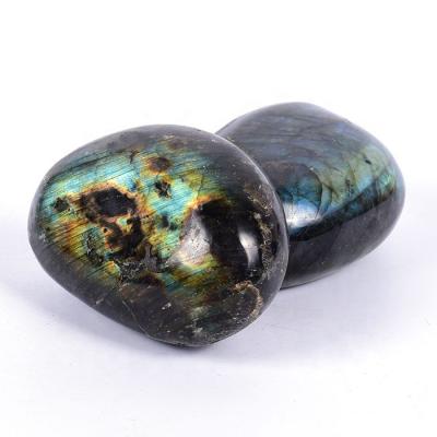 China Wholesale Natural Crystals Labradorite Palm Stone from Europe Crystal Healing Stone Palm Stone for sale