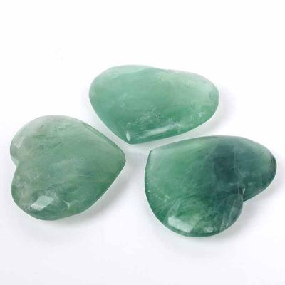 China Wholesale Europe Exquisite Natural Green Fluorite Crystal Carvings Healing Home Decorations Heart-Shaped and Gifts for sale