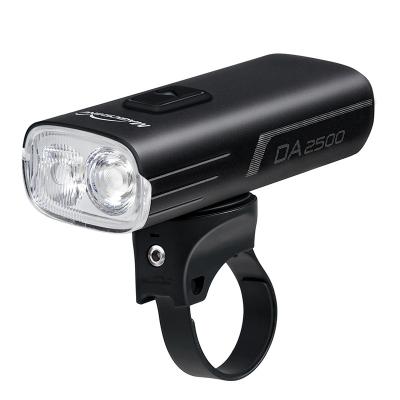 China Waterproof Factory Outlet 2000 Lumens Bike Night Riding Smart Far and Near Lights Mountain Bike Road Lights for sale