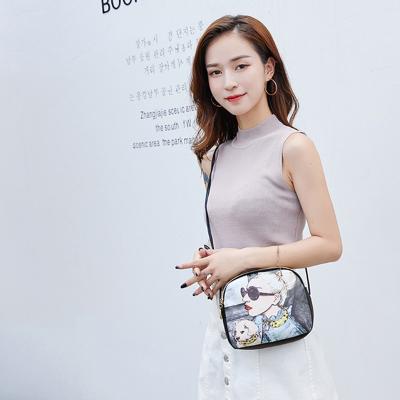 China For Small Thing Women's Leather Sling Bag Star Printing Handbags Famous Custom Famous Ladies Shoulder Bag for sale