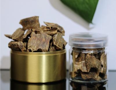 China 10g/20g/50g Ruwe Aloeshout Chips / Agarwood Chips Natuurlijke wierook Fragmenten Te koop