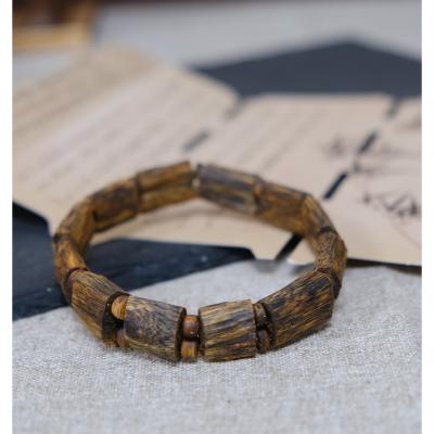 China Modern Round Era Square Agarwood Hainan Green Qinan for sale