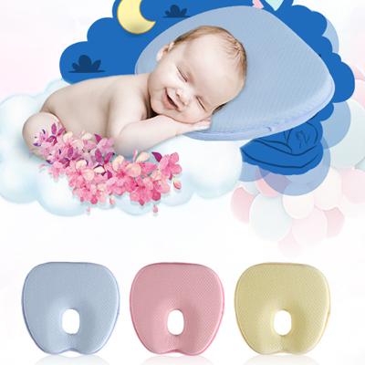 China Anti-Apnea 0-3 Year Old Baby Pillow Bolster Set Soft Baby Head Shaping Pillow for sale