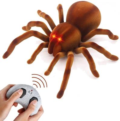 China Realistic Wireless RC Hobby Remote Control Spider Tarantula Prank Toys Movable Pet Toy Pranks For Kids for sale