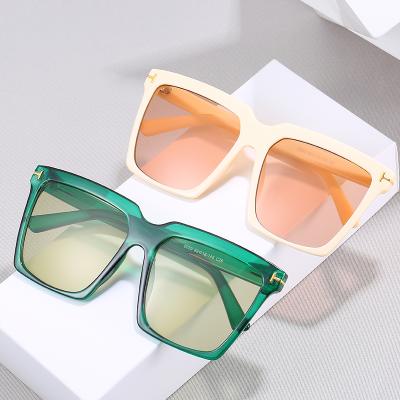 China New Fashion Sunglasses Personality PC Frame Fashion Ladies Multicolor Oversized Sunglasses for sale