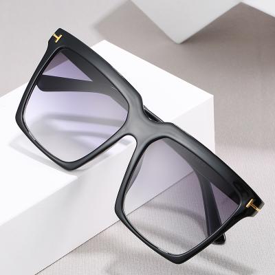 China New Square Women's Sun Glasses Custom Sunglasses Shades Fashion Sun Glasses Shape PC Sunglasses for sale