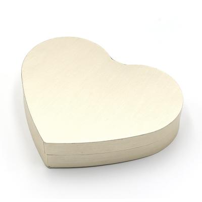 China Recyclable Custom Print Wedding Gift Paper Heart Shaped Packaging Box for sale