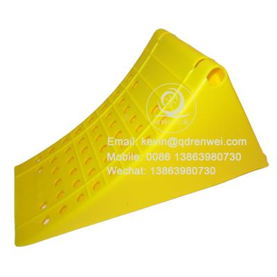 China Plastic Wheel Chock Wheel Cap 2000KGS for sale