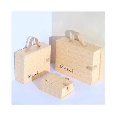 China Recycled Materials Cardboard Gift Box Candy Packaging Box Custom Environmental Friendly Paper Package for sale