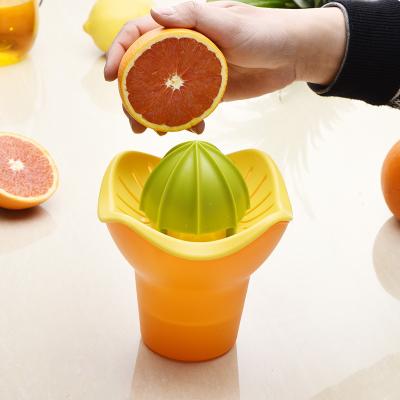 China Real Double Funnel Fruit Extractor Lemon Lime Squeezer Machine Single Plastic Orange Citrus Juicer Manual Squeezer for sale