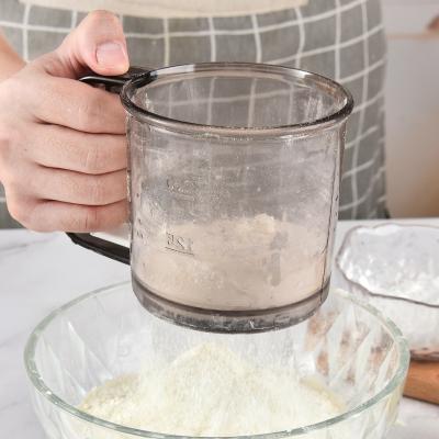 China Amazon Hot Viable Kitchen Round Plastic Powder Cup Flour Sifter Sieve Making Mesh Flour Sifter Handheld Powdered Bake Sugar Sifter for sale