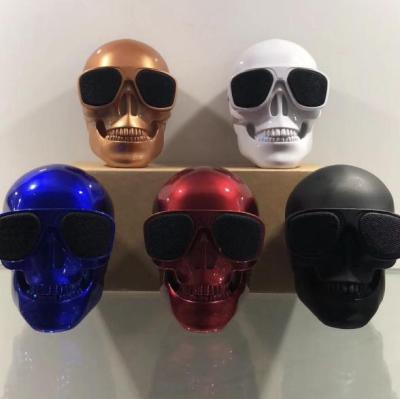 China Bone Wireless Cool Portable Speaker Party Amazon Halloween Small Size Home Decor For Mobile Skull Shape Skull Head Speaker for sale