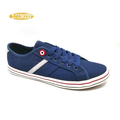 China Fashion Trend Spring Summer Men's Canvas Casual Sport Shoes Lightweight Navy Canvas Shoes for sale