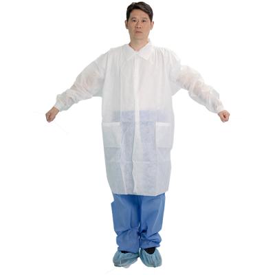 China Anti-Static Lab Coat Jacket Colored PP Non Woven Fabric Disposable Waterproof Double Collar Lab Coat for sale