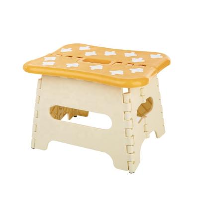 China Beautiful Mini Chair Kindergarten Child Kid Foldable Modern Plastic Folding Stool for sale