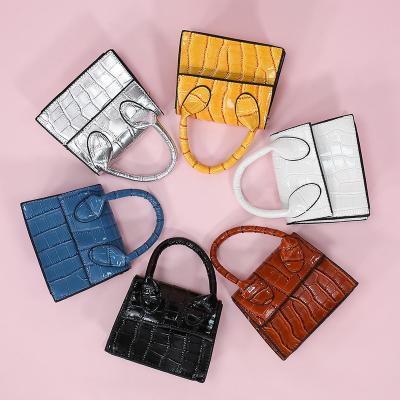 China Fashion Customization New Design Women Retro Mini Handbags Top-handle Leather Handbags Ladies Small Shoulder Cross - Body Purses for sale