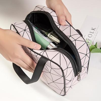 China New Fashion Design Women Travel Handbag Storage Wash Bag Waterproof Cosmetics Set Girl Gift Make Up Bags for sale