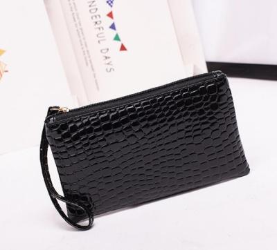 China High Quality Fashion Crocodile Pattern Coin Purse Women's Simple Mini Mobile Phone Bag Wholesale Leather Handbag for sale