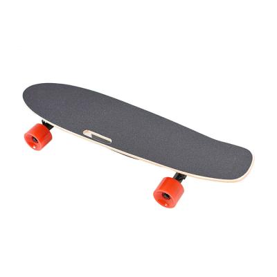 中国 Customized Smart Electric Skateboard 15km/H Max Speed Black For Unisex 販売のため