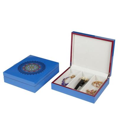 China Handmade Hot Sale Custom Luxury MDF Wooden Gift Box With High Glossy Piano Lacquer for sale