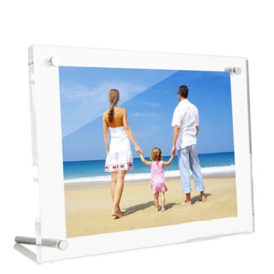 中国 Waterproof Plastic Other Fiber Silver Love Showcase Protector Deep Transparent Magnetic Steel Clear Photo Acrylic Frames With Metal 販売のため