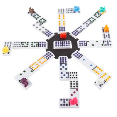 Cina Eco-Friendly Custom Game Figures Acrylic Mexican Train Dominoes Game Set With Hub Higgs 12 Centerpiece Colored Set Toy Double Train Dominoes in vendita