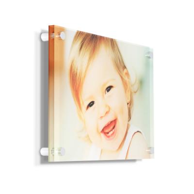 中国 Wall Plastic Bracket Floating Picture Frame Profile Plexiglass Wall Acrylic Picture Frame 販売のため