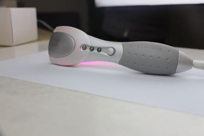 Chine Pelez serrer la machine multifonctionnelle de beauté de dispositif de soins de la peau de laser à vendre