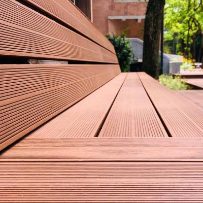 Cina Patio WPC Decking Panel resistenza allo scivolamento WPC Wood Decking Boards in vendita