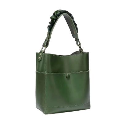 China Lady Guangzhou Trendy Microfiber Synthetic PU Green Women Shoulder Bag With Ruffle Strap for sale