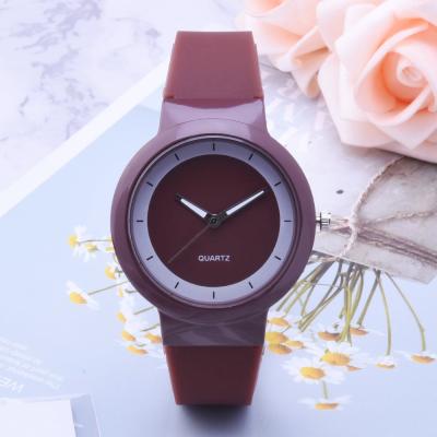 China Simple Auto Date Jelly Silicone Watch Ladies Watch Quartz Watch for sale