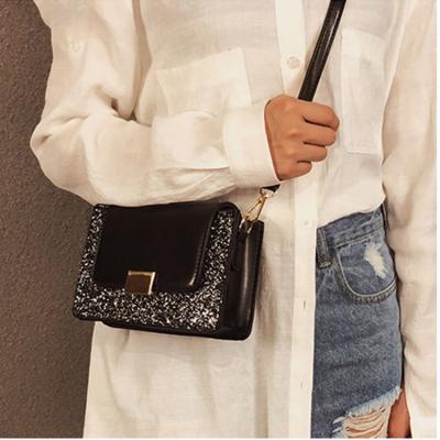 China 2022 newest designer female newest fashionable cross body bag small square diamond shoulder bag fashionable women glitter for sale