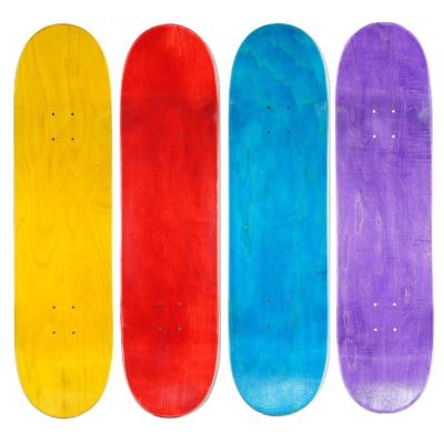 China Adult Custom Skateboard 7 Layer Skateboard Skateboard White Deep Concave Northeast Deck Skateboard Maple for sale