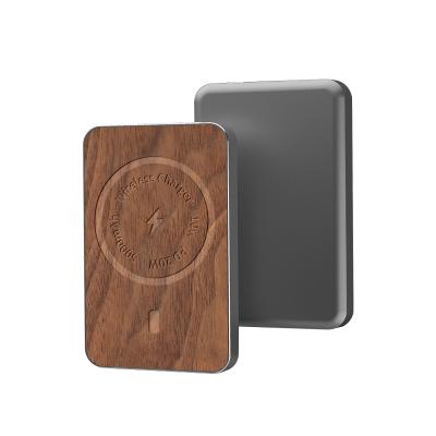 China Newest Outdoor Supplies Mini Portable Charger 5000mah Radio Type C Powerbank Charging Natural Wooden Magnetic Power Bank for sale