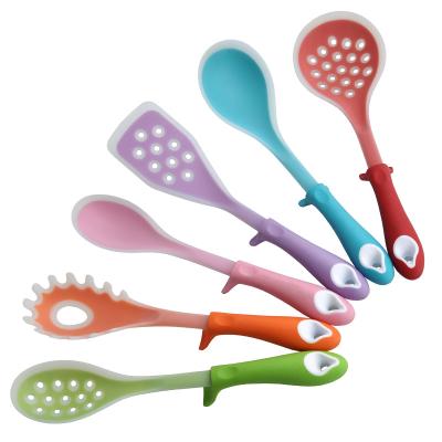 China 2021 Eco-friendly 6 Piece Silicone Kitchenware Sustainable Kitchen Tools Set With Storage Bracket for sale