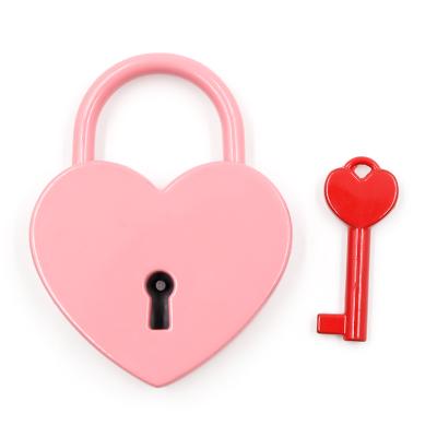 China Vintage Iron Love Lock For Wedding Gifts Present And Key Set Fancy Padlocks for sale