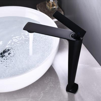 China Modern Black Basin Faucet Single Handle Bathroom Sink Mixer Deck Mounted Hot And Cold Water Sink Faucet for sale