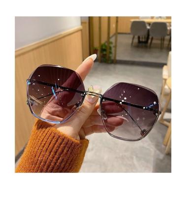 China Hot Selling Promotion Fashion Ladies Sunglasses Good Quality Retro Fashion Sunglasses for sale