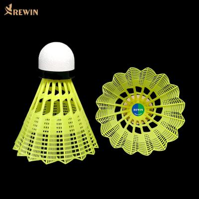 China Wholesale hot sale cheap M370C club badminton nylon shuttlecock similar as Mavis 350 shuttlecock for sale