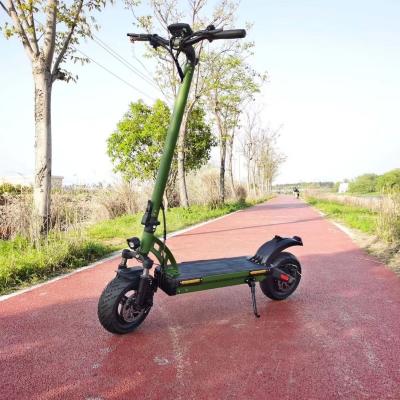 Chine Scooter électrique de 1200W avec batterie 60V 12Ah et double moteur Transport écologique à vendre