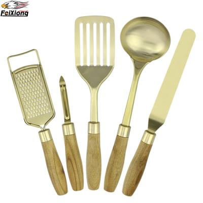 China Sustainable Wooden Handle Kitchen Utensils 5 Pieces Set , Gold Plated Stainless Steel Cooking Tools for sale