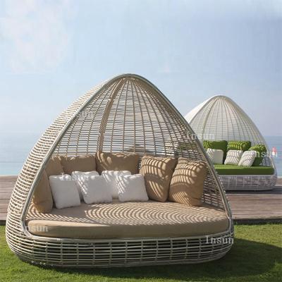 China Sun UV Resistance Outdoor Sofa Folding Bed Rattan Furniture Oval Wicker Outdoor Daybed For Garden for sale